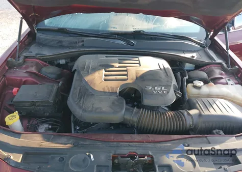 2019 Chrysler 300 Touring из США, поврежденный, VIN 2C3CCAAG7KH590108